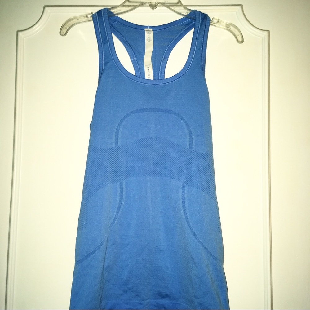 Lululemon workout top